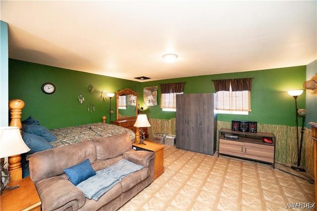 3587 N Horse Mesa Road, Golden Valley, AZ 86413