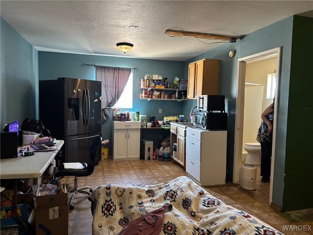 3587 N Horse Mesa Road, Golden Valley, AZ 86413