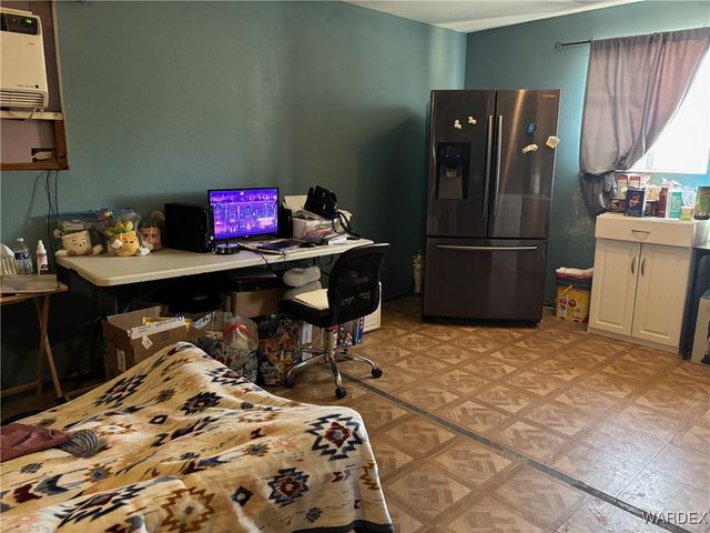 3587 N Horse Mesa Road, Golden Valley, AZ 86413