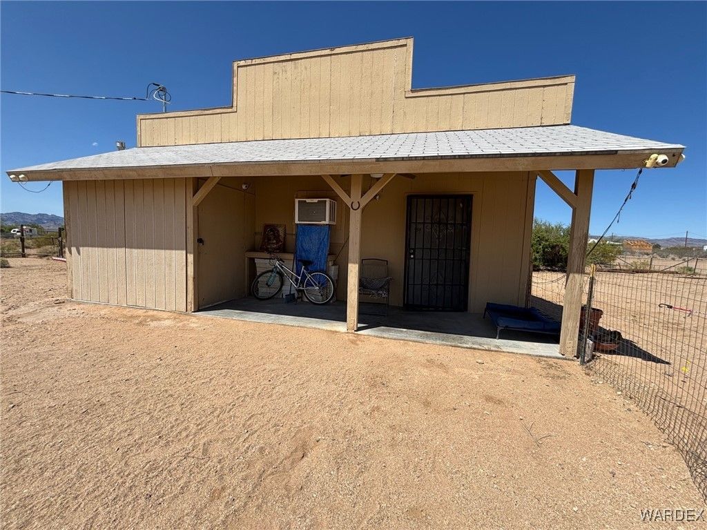 3587 N Horse Mesa Road, Golden Valley, AZ 86413
