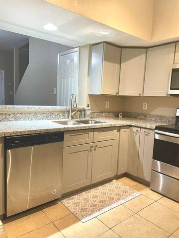 8732 Village Of Fondren Drive 8732, Houston, TX 77071
