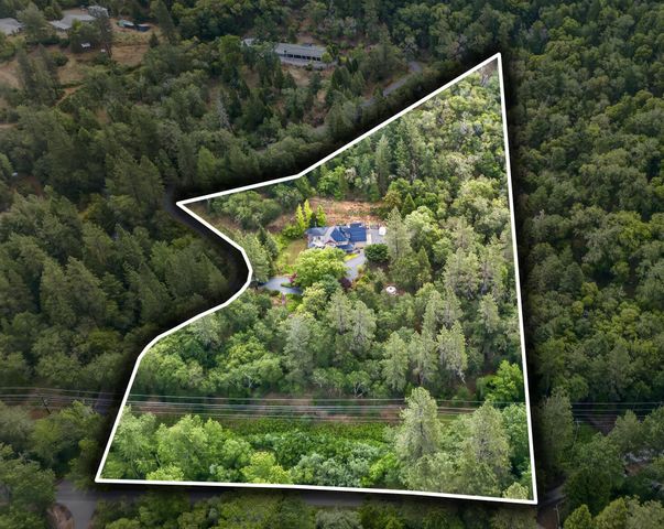 3773 Helms Road, Grants Pass, OR 97527