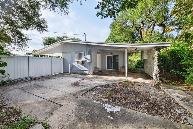 1425 SW 19th Avenue, Fort Lauderdale, FL 33312