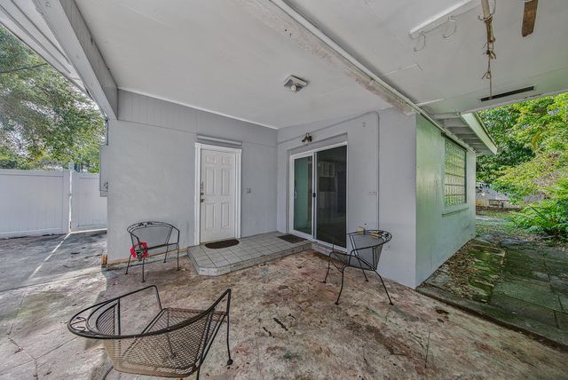 1425 SW 19th Avenue, Fort Lauderdale, FL 33312