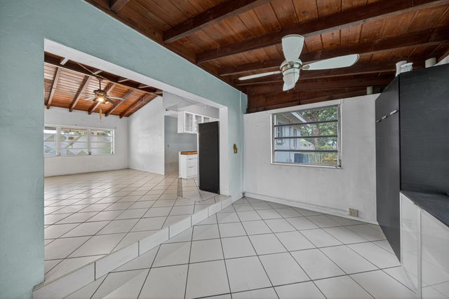 1425 SW 19th Avenue, Fort Lauderdale, FL 33312