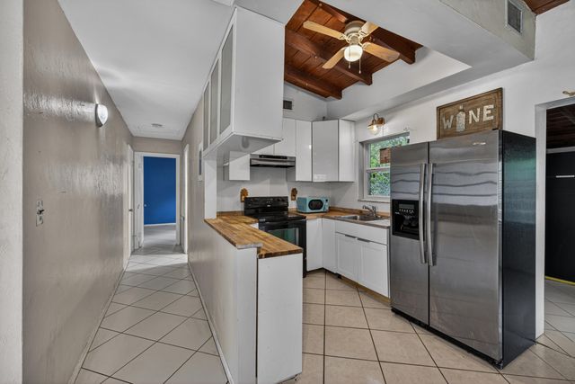 1425 SW 19th Avenue, Fort Lauderdale, FL 33312