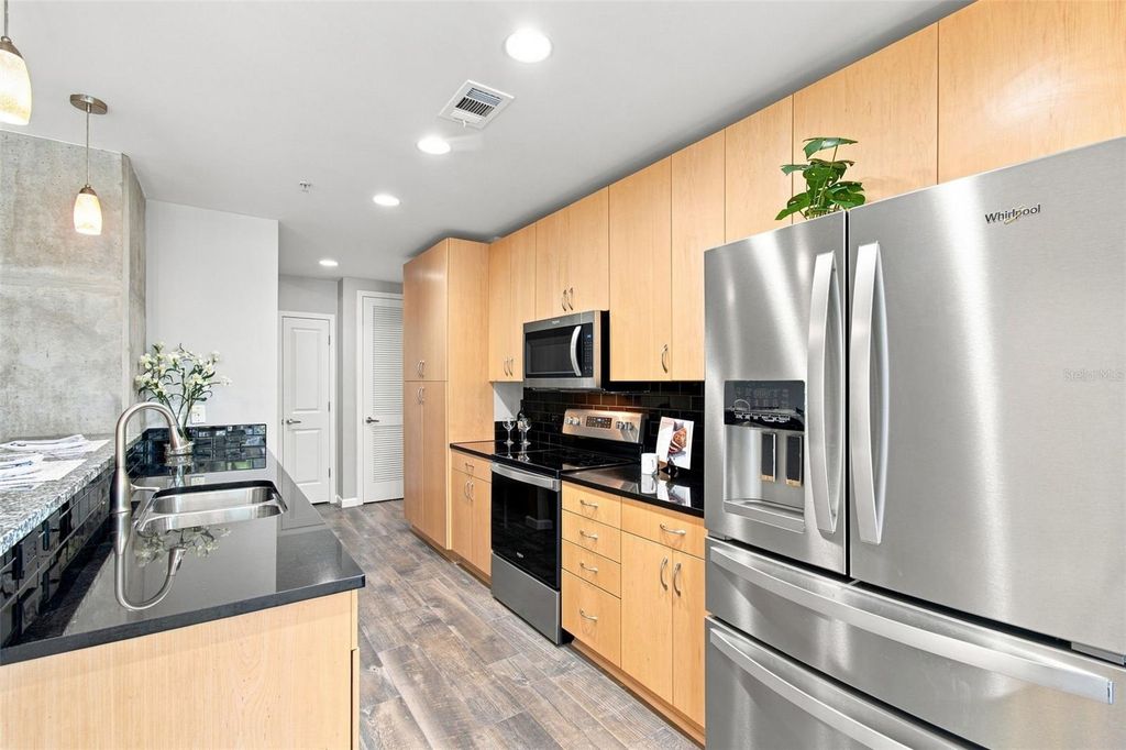 Image 11 of property listing at 777 N ASHLEY DRIVE 910, Tampa, FL 33602