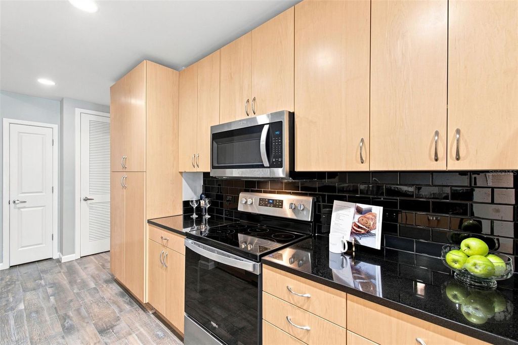 Image 13 of property listing at 777 N ASHLEY DRIVE 910, Tampa, FL 33602