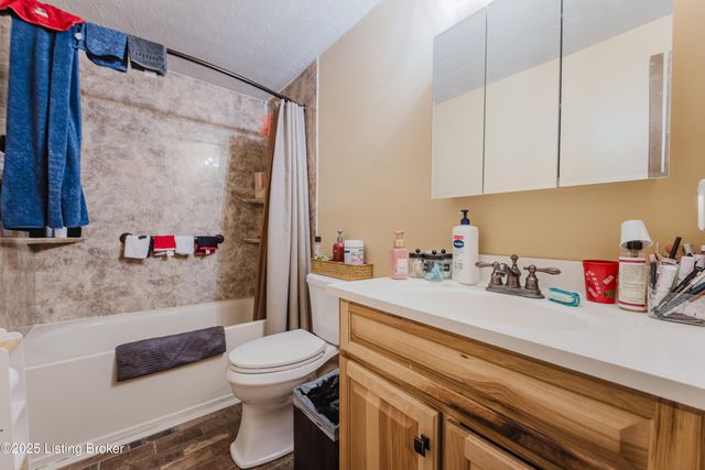 3603 Longbranch Ct, Louisville, KY 40219