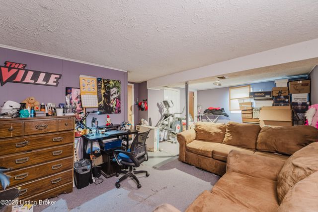 3603 Longbranch Ct, Louisville, KY 40219