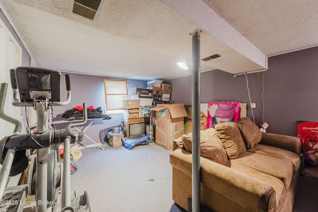 3603 Longbranch Ct, Louisville, KY 40219