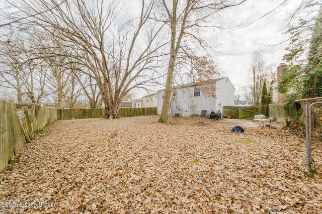 3603 Longbranch Ct, Louisville, KY 40219