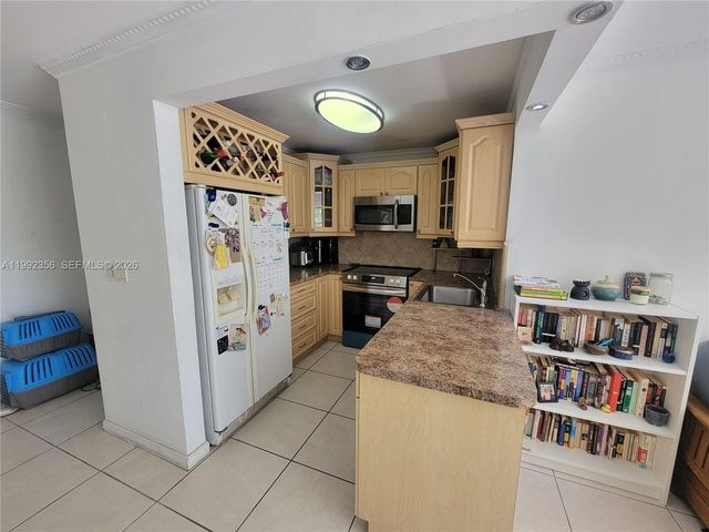 1230 NE 139th Street 304, North Miami, FL 33161