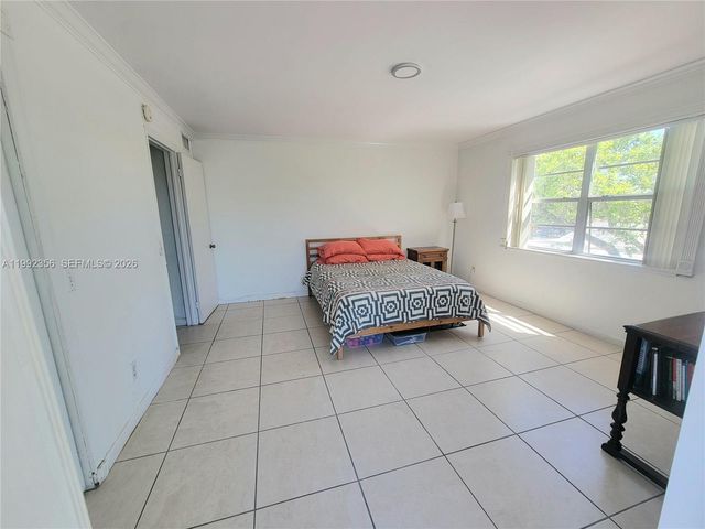 1230 NE 139th Street 304, North Miami, FL 33161
