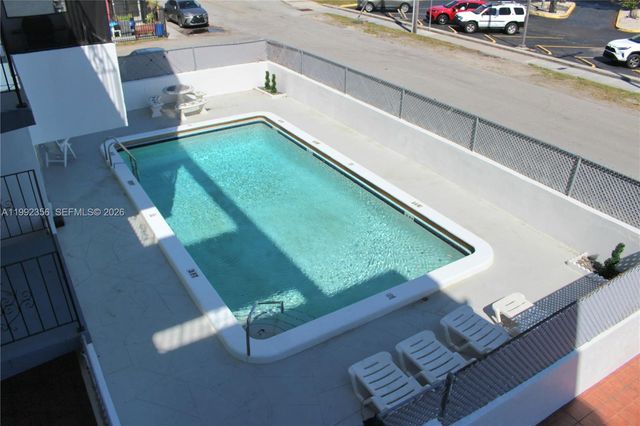 1230 NE 139th Street 304, North Miami, FL 33161