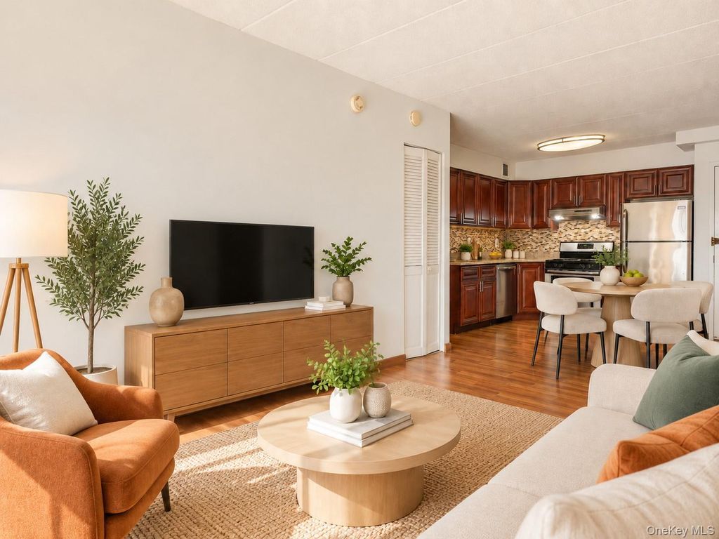 76-01 113th Street 6/D, Forest Hills, NY 11375 — photo 4