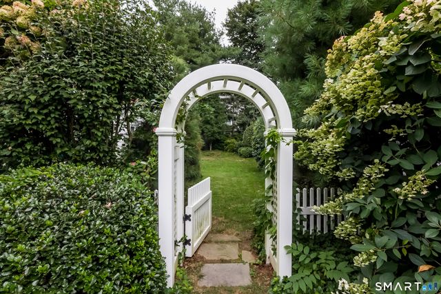 15 Willard Avenue, Madison, CT 06443