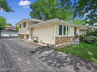 0S544 East Street, Winfield, IL 60190