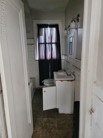 16140 Kentucky Street, Detroit, MI 48221