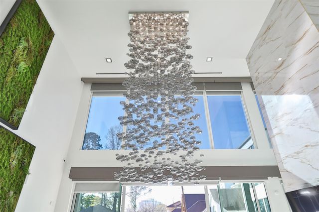 11905 Barryknoll Lane, Houston, TX 77024