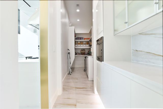 11905 Barryknoll Lane, Houston, TX 77024