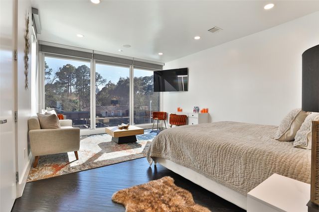 11905 Barryknoll Lane, Houston, TX 77024