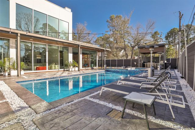 11905 Barryknoll Lane, Houston, TX 77024