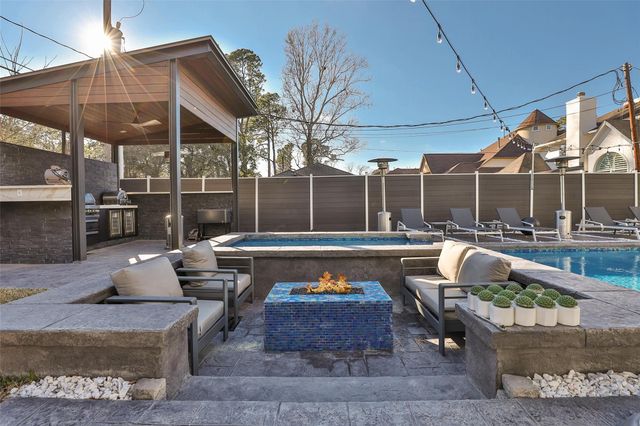 11905 Barryknoll Lane, Houston, TX 77024