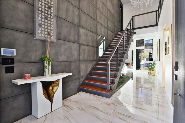 11905 Barryknoll Lane, Houston, TX 77024