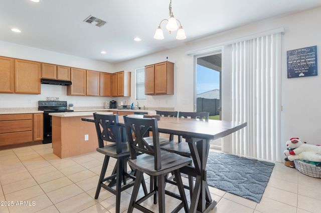 10221 W PUGET Avenue, Peoria, AZ 85345