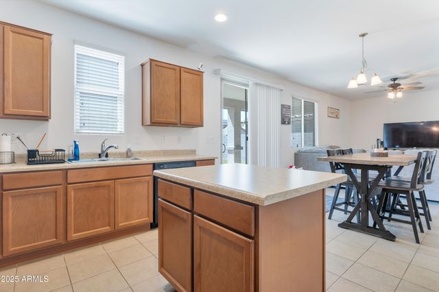 10221 W PUGET Avenue, Peoria, AZ 85345