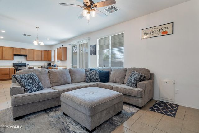 10221 W PUGET Avenue, Peoria, AZ 85345