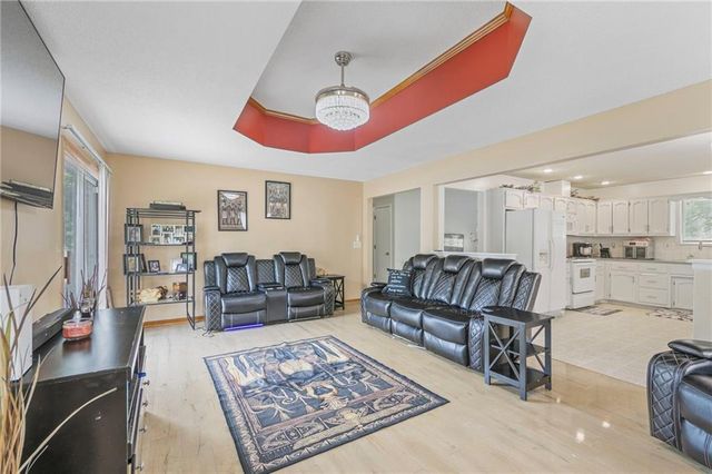 403 NE Station Drive, Lee's Summit, MO 64086