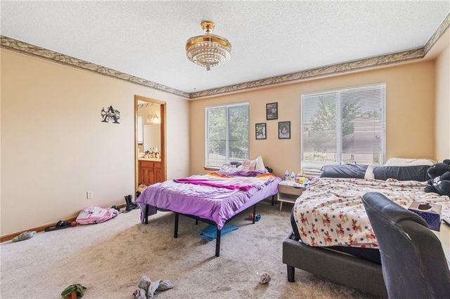 403 NE Station Drive, Lee's Summit, MO 64086