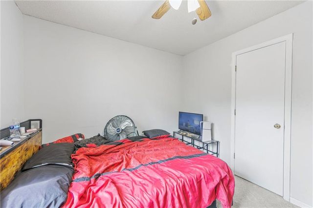 403 NE Station Drive, Lee's Summit, MO 64086
