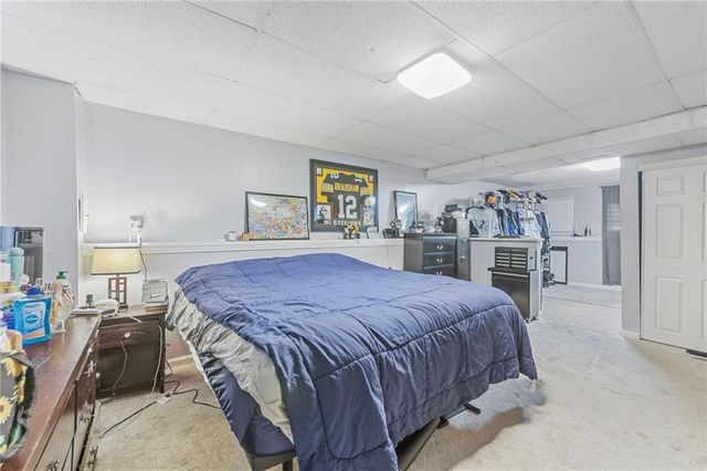 403 NE Station Drive, Lee's Summit, MO 64086