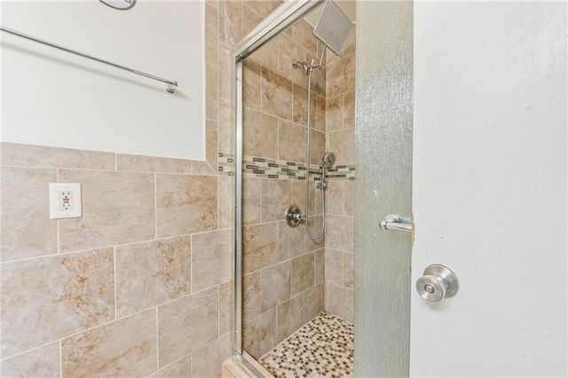 403 NE Station Drive, Lee's Summit, MO 64086