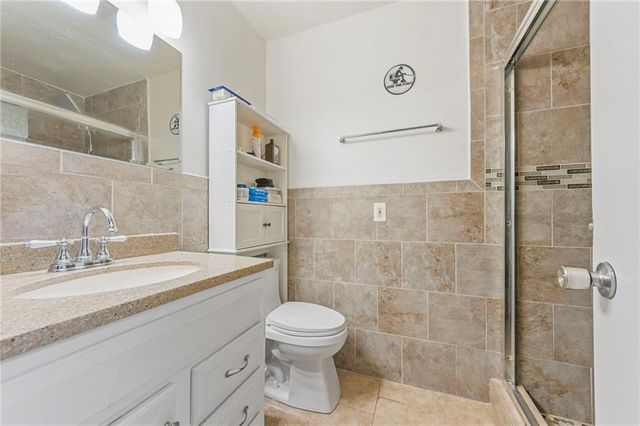 403 NE Station Drive, Lee's Summit, MO 64086