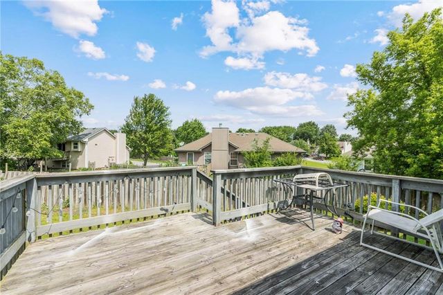 403 NE Station Drive, Lee's Summit, MO 64086