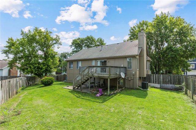 403 NE Station Drive, Lee's Summit, MO 64086