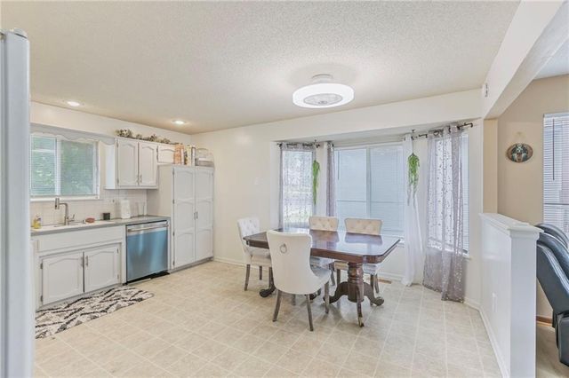 403 NE Station Drive, Lee's Summit, MO 64086
