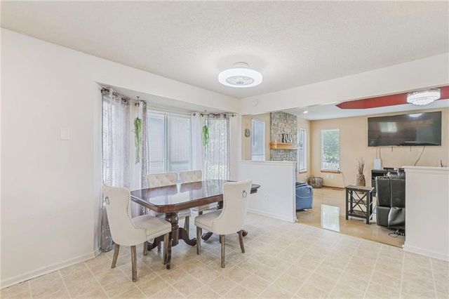 403 NE Station Drive, Lee's Summit, MO 64086