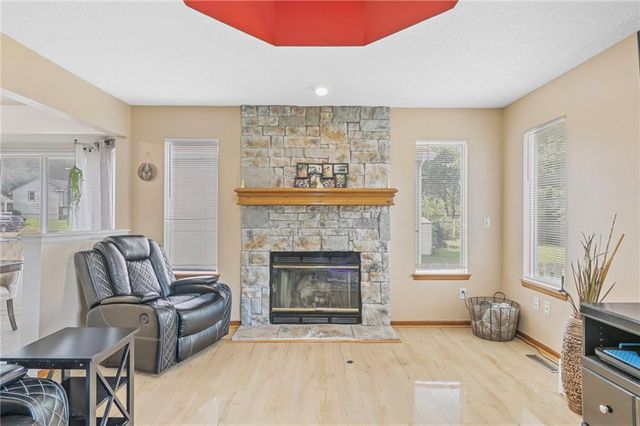 403 NE Station Drive, Lee's Summit, MO 64086