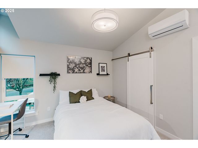 3937 Se COUSTEAU Dr, Salem, OR 97302