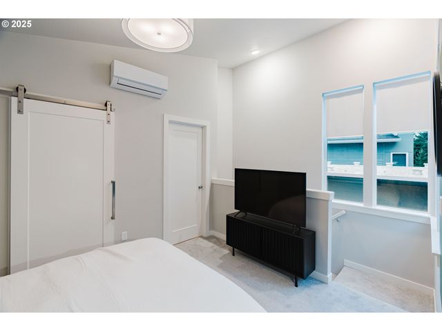 3937 Se COUSTEAU Dr, Salem, OR 97302