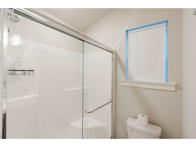 3937 Se COUSTEAU Dr, Salem, OR 97302