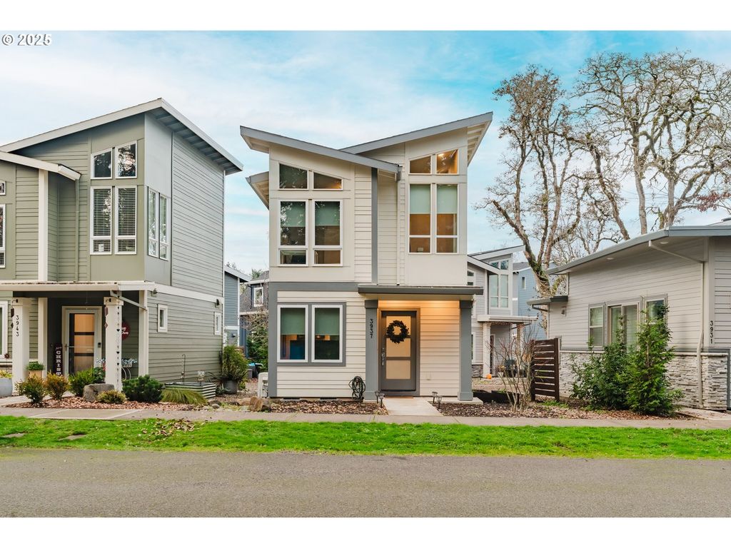 3937 Se COUSTEAU Dr, Salem, OR 97302