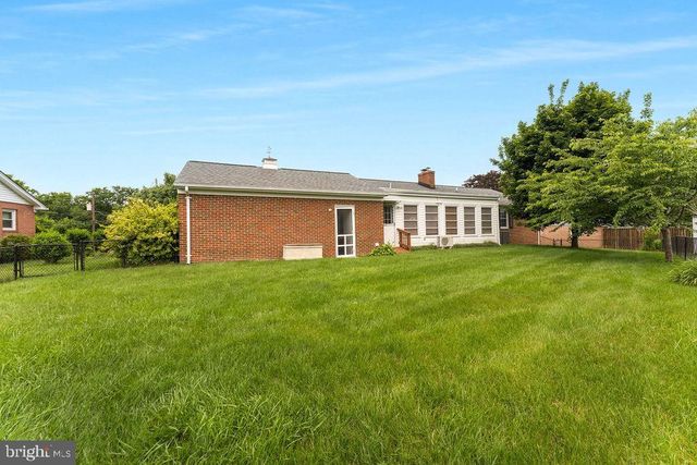 114 WILLIAMSON RD, Winchester, VA 22602