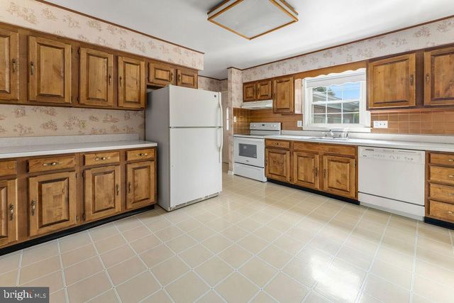 114 WILLIAMSON RD, Winchester, VA 22602