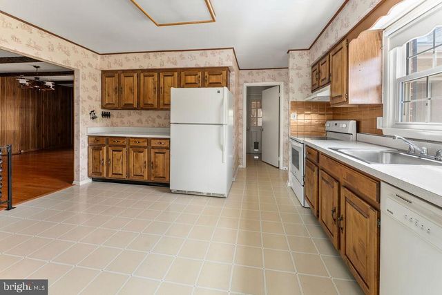 114 WILLIAMSON RD, Winchester, VA 22602